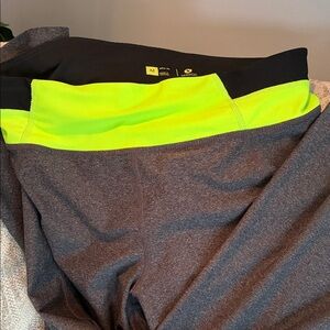 Xersion Black and Neon Yellow-Green Slim Fit Leggings